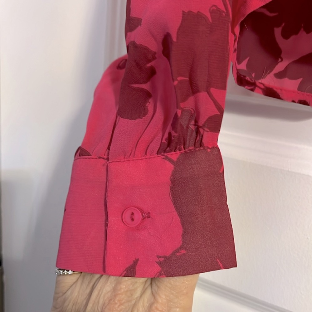 Lumiere NWOT Sheer Floral Red Women's Blouse - Relaxed Fit - Picture 4 of 7
